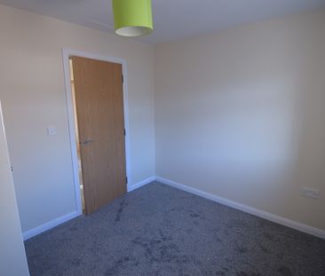 To Let 2 Bed Apartment - Photo 1