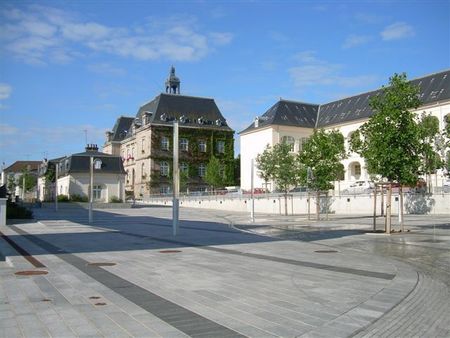 Location Appartement 2 pièces 29m² LE CREUSOT 71200 - Photo 5