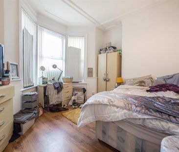 3 bedroom flat to rent - Photo 1