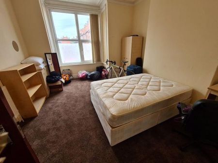 1 bedroom in a house share to rent - Photo 4