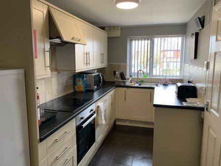 1 bedroom property with land to rent - Photo 4