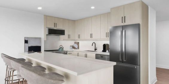 Charles West — 2 Bedroom + 2 Bathroom + Den Suite - Photo 3