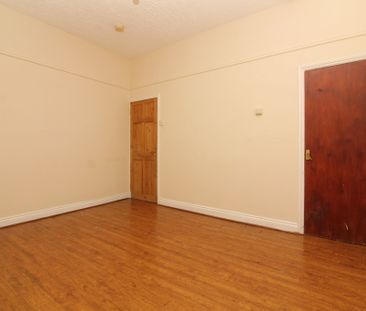 2 Bedroom Mid Terraced House - Photo 4