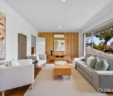 A LIGHT FILLED LITTLE GEM! - Photo 2