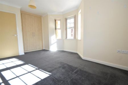 2 bedroom apartment to rent - Photo 4