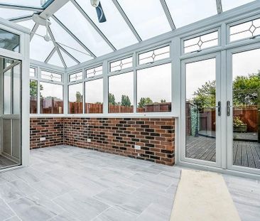 3 bedroom end of terrace house to rent - Photo 2