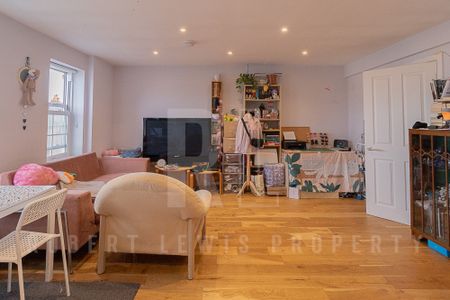 Two Bedroom Flat – Temple Fortune Parade NW11 - Photo 3