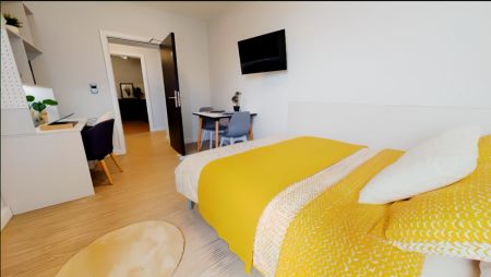 Bronze 2 Bed Apartment - Photo 2