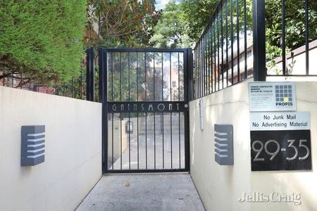 11/29 George Street, East Melbourne - Photo 2