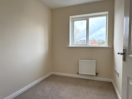 3 bedroom semi-detached house to rent - Photo 5