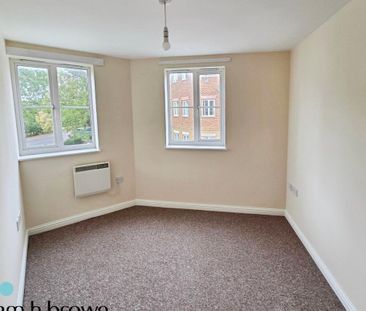 Chafford Hundred - Photo 5