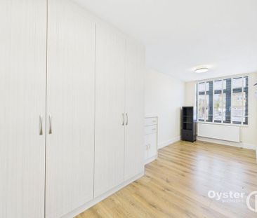 3 bedroom flat to rent - Photo 4