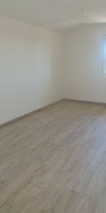 Location Appartement 3 pièces 92m² ST PAUL DE VARAX 01240 - Photo 4
