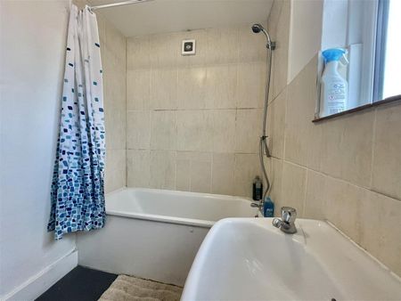 Northolt Road, Harrow - Photo 5