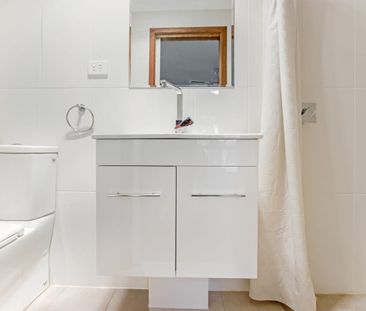 LOW MAINTENANCE HOME IN AN IDEAL LOCATION - Photo 6