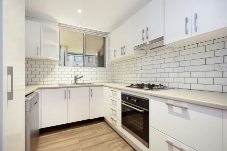 Conveniently located two bedroom apartment with parking - Photo 3