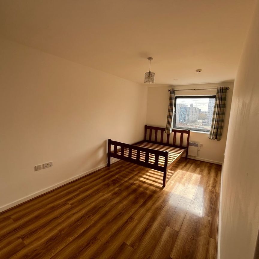 2 Bed Flat, The Reach, L3 - Photo 1