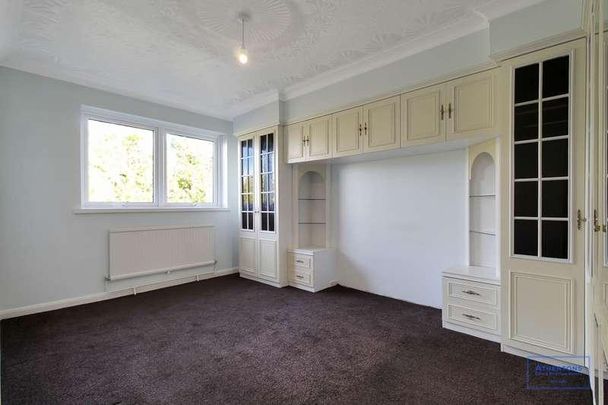 Burton Road, Lissenden, BH13 - Photo 1