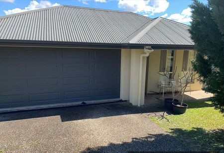 Spacious Family home close to schools - Photo 4