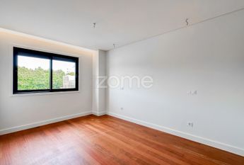 Apartamento T4 em Porto