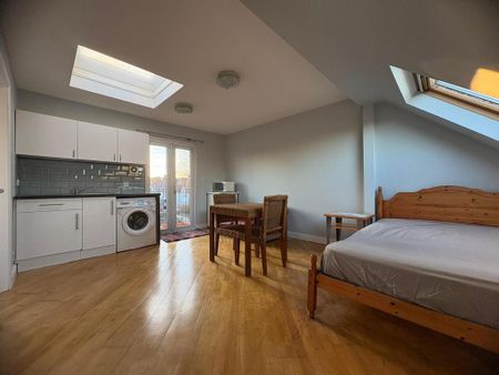 Studio to rent - Photo 2