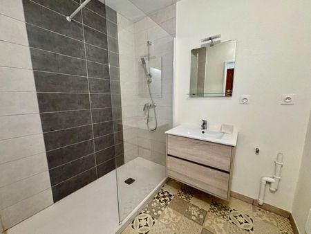 APPARTEMENT T1 A LOUER A ROANNE - CENTRE VILLE - Photo 5