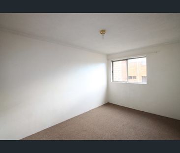 Space, Comfort & Convenience in a Prime Location - Photo 3