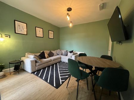 6 bedroom terraced house to rent - Photo 2