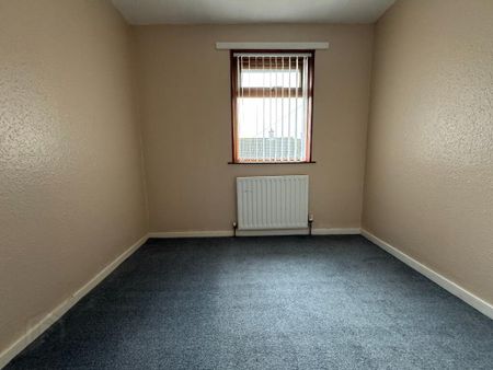 2 Mallusk Gardens, Antrim, BT41 1BA - Photo 5