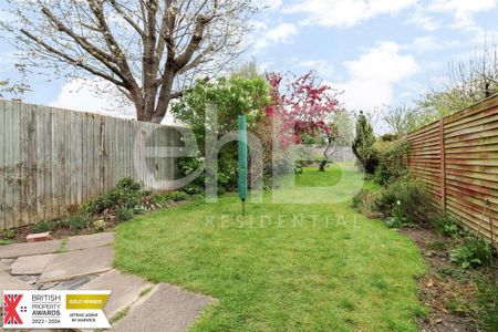 3 bedroom semi-detached house to rent - Photo 3