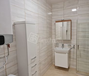 DIRECTREAL|Moderný 2 izbový zariadený byt s balkónom a parkovacím s... – Fotografia 1