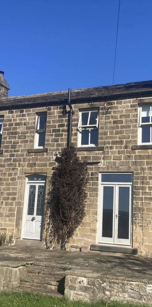 Cottage in West Yorkshire, - Photo 1