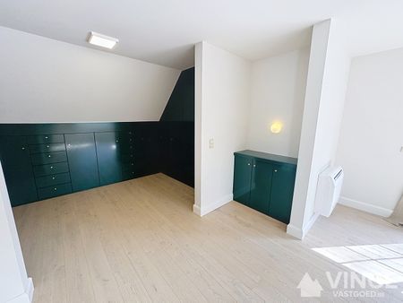 Prachtige villa in een rustige straat, omringd door groen - Photo 2