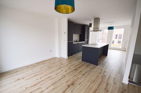 2 bedroom end of terrace house to rent - Photo 2