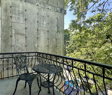 Mile-End: Condo de 2 chambres + bureau + terrasse + stationnement o... - Photo 3