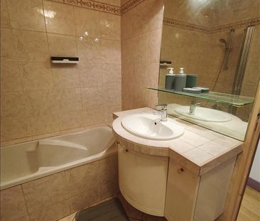 2 pièces - Meublé - 48,17 m² - 6ème étage - Colocation non autorisée - Photo 1