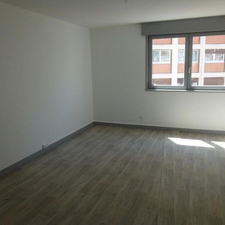 Location Appartement 1 pièce 30m² ST ETIENNE 42000 - Photo 4