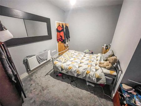 4 bedroom terraced house to rent - Photo 3