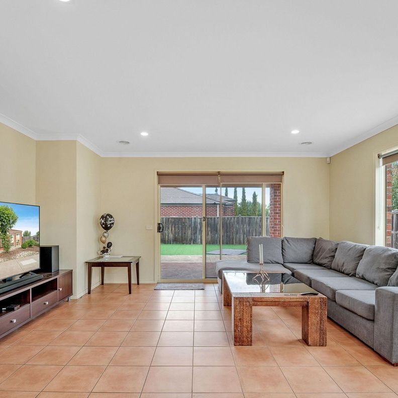 Property in a Prime Location! - Photo 1