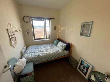 Skainos Square, 206 Skainos Apartments, Newtownards Road, Belfast, BT4 1AF - Photo 3