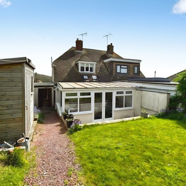 2 bedroom semi-detached house to rent - Photo 1