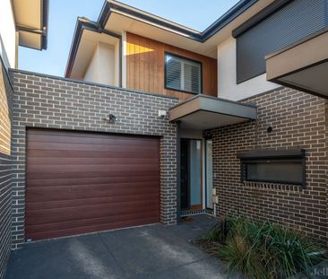 3/166 Rathcown Road, Reservoir - Photo 1