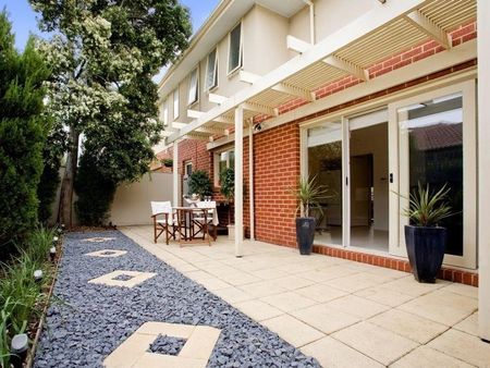 3-Bedroom Townhouse with Study in Prime Location - Photo 4