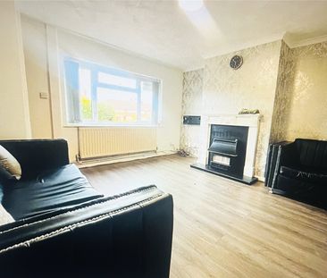 3 bedroom house to rent Scott Hall Road, LS7 - Photo 1