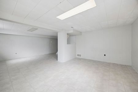 For Lease - 207 Maplehurst Avenue, Toronto, Ontario - Photo 5