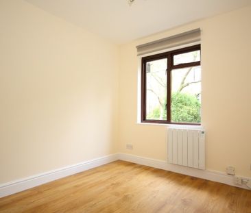 Oriental Road, Woking - Photo 1