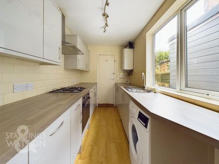 2 bedroom terraced house to rent - Photo 4