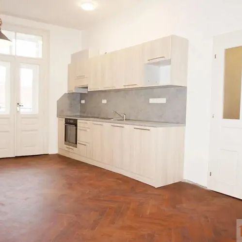 Prostějov, Žižkovo nám. byt 3+kk - pronájem - Photo 1
