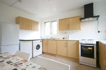 3 Bed Flat, Parkhead Drive, EH11 - Photo 4