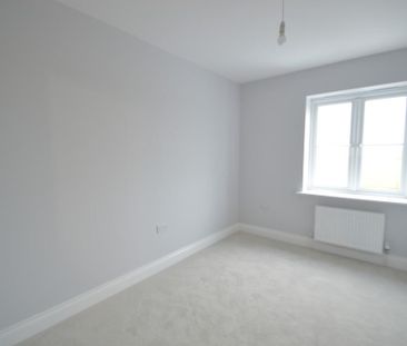 3 bedroom link detached house to rent - Photo 2